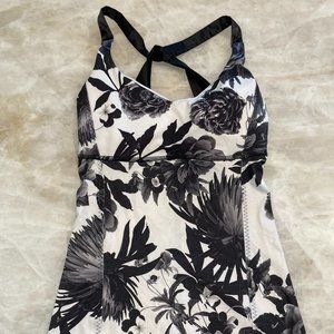 Lululemon tank top size 4